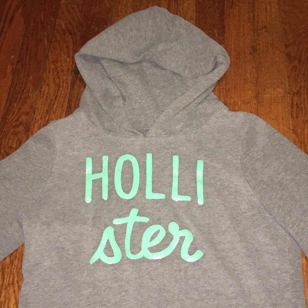 Hollister sweater